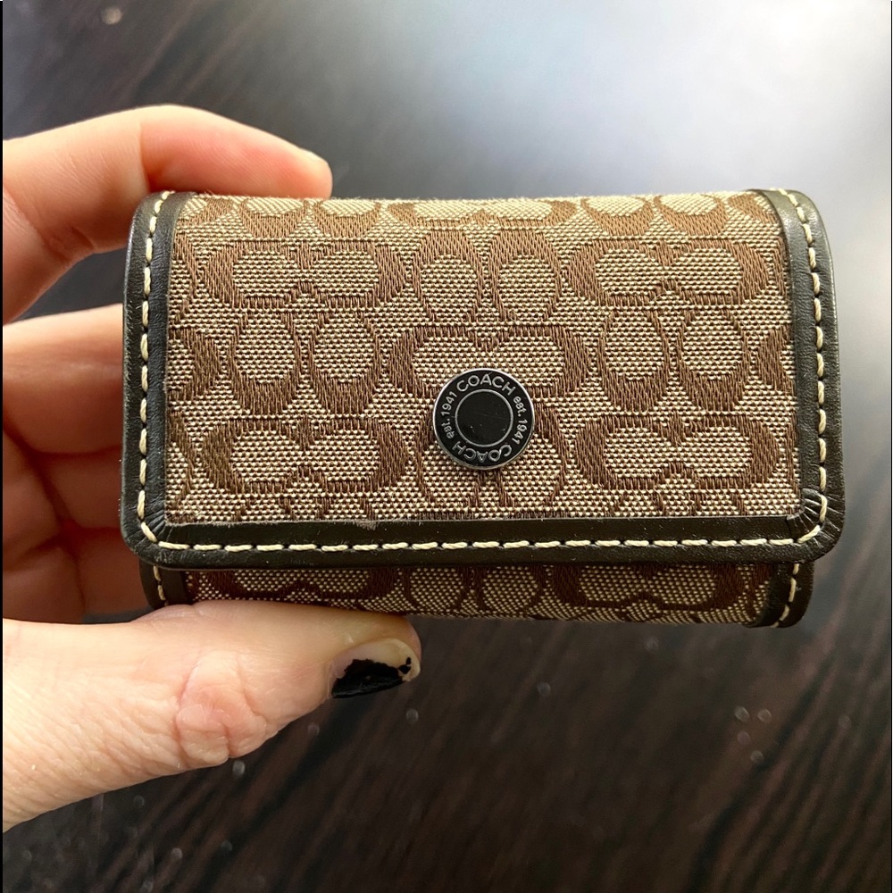 🤎 COACH Contact Case 👀
